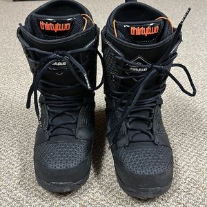 Thirty two snowboard boots